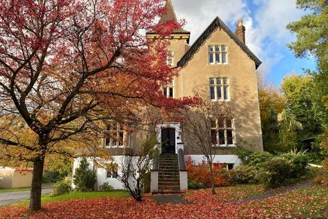2 bedroom apartment to rent, Raglan Road, Reigate, Surrey, RH2