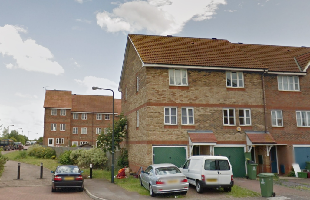 Redbourne Drive, London SE28 3 bed townhouse £1,450 pcm (£335 pw)