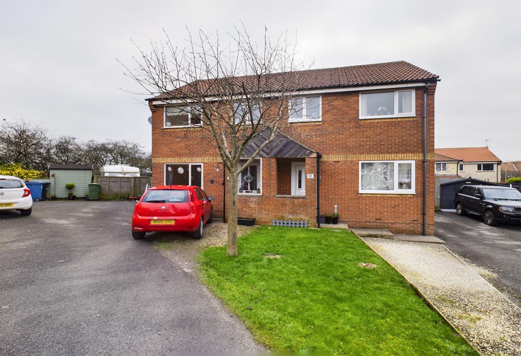 Shire Close, Eastfield, Scarborough 3 bed semidetached house £145,000