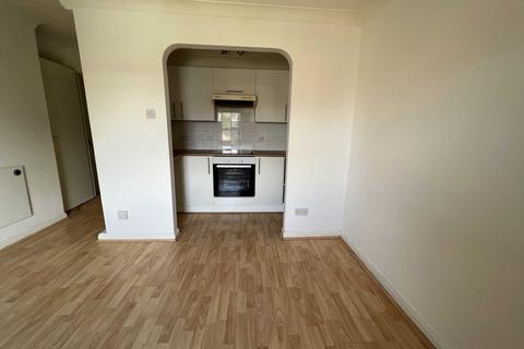 1 bedroom flat to rent, South Terrace, Littlehampton