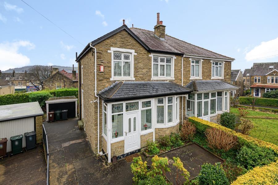 Carlton Grove, Shipley, BD18 3AS 3 bed semidetached house £240,000