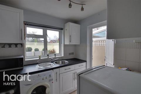 2 bedroom terraced house to rent, Braunston Drive,Hayes UB4 9RB