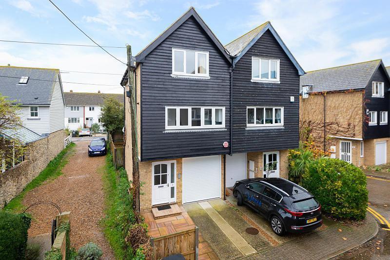Daniels Court, Island Wall, Whitstable 3 bed semidetached house £