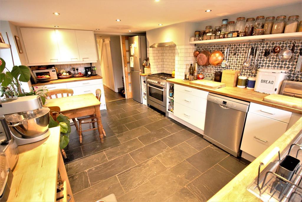 Kitchen breakfast room