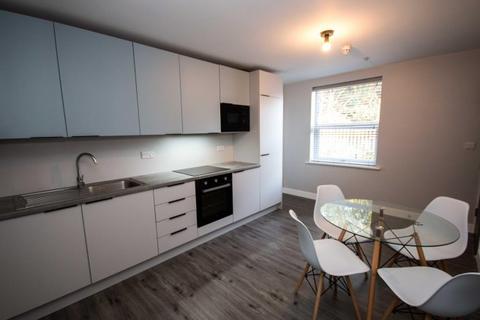 4 bedroom flat to rent, 1 Broomfield Road