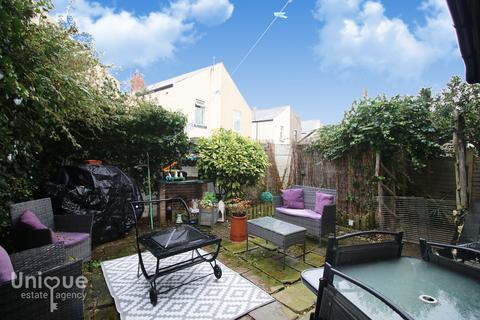 14 Cliff Place, Blackpool, FY2 9JT
