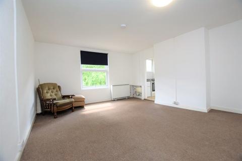 Studio to rent, Regent Street, Hinckley