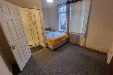 House share to rent, Regent Street, Spalding