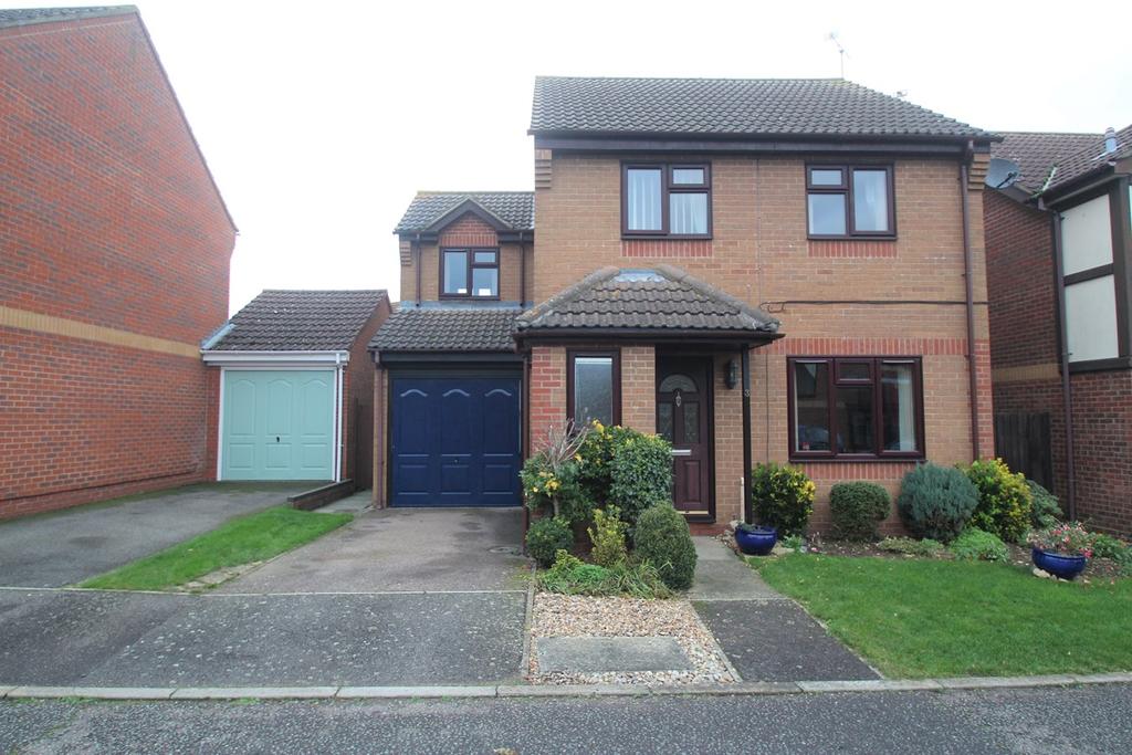 Ruskin Close, Stowmarket, IP14 4 bed detached house £315,000