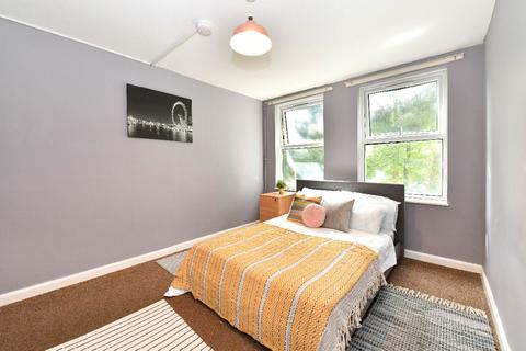 1 bedroom in a house share to rent - Room 2, Amhurst Road E8 1LL