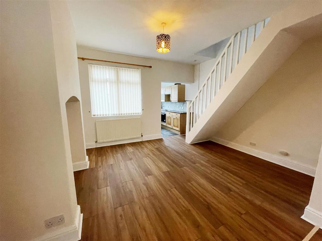 West Terrace, Spennymoor 2 bed terraced house £475 pcm (£110 pw)