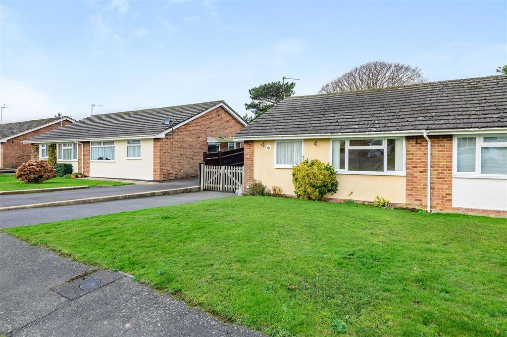 The Ridgeway, Herstmonceux, East Sussex 2 bed semidetached bungalow