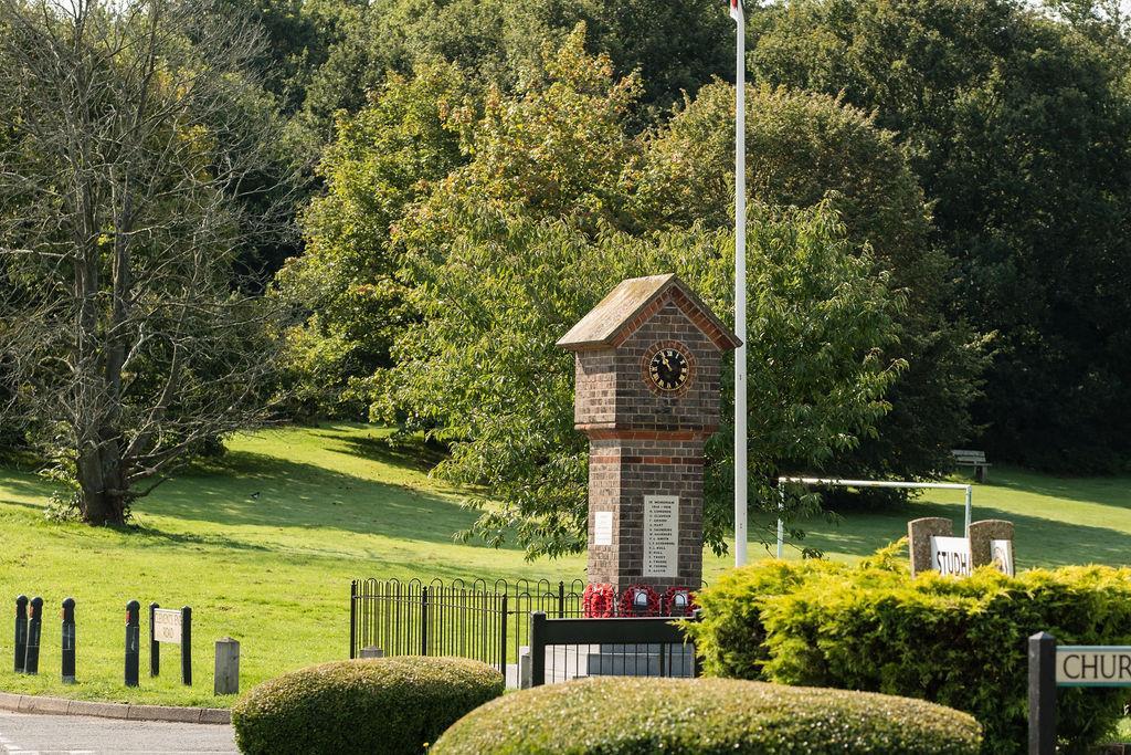 Studham memorial.jpg