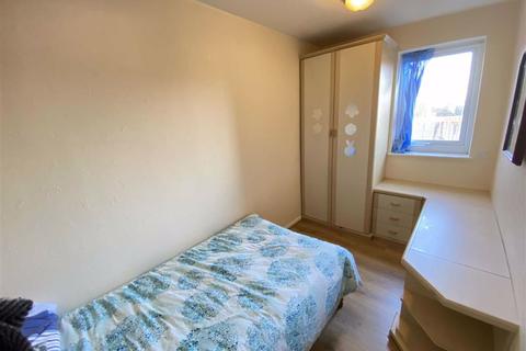 64 Blackden Walk, Wilmslow, SK9 2EZ