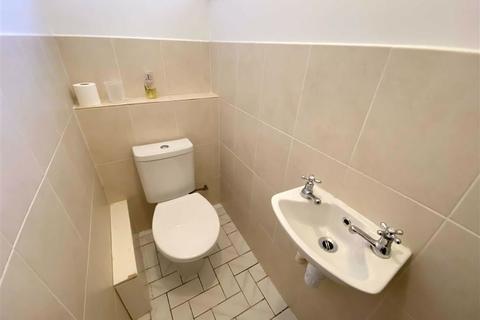64 Blackden Walk, Wilmslow, SK9 2EZ