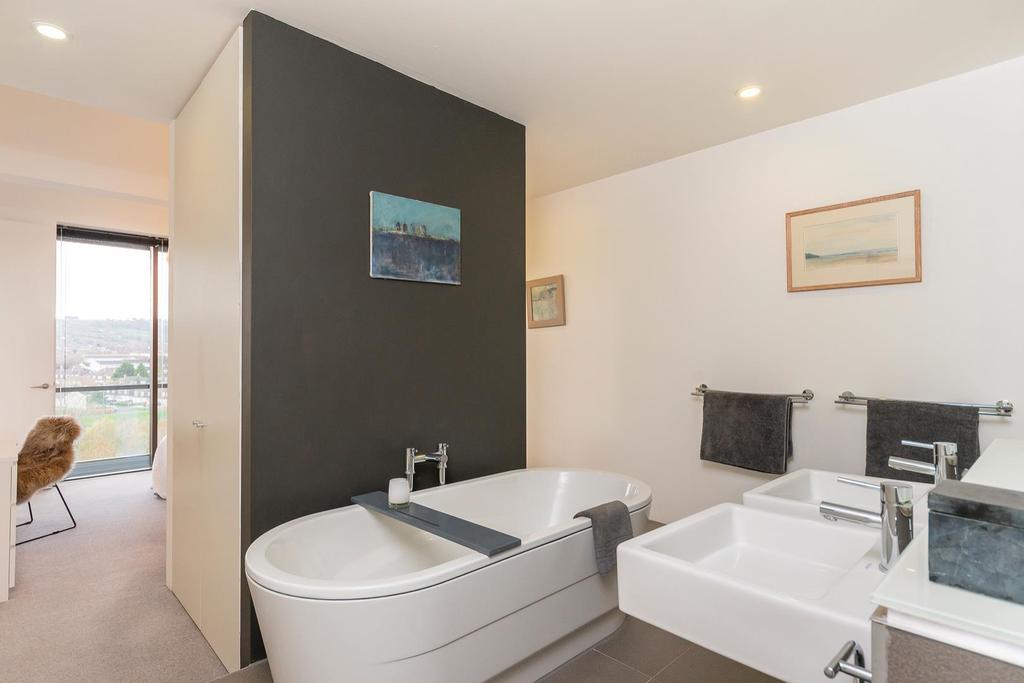 EKAL807 - Ensuite B.jpg