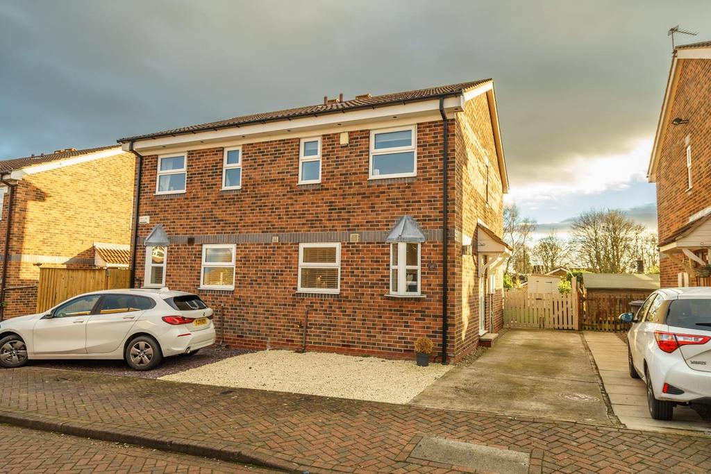 Waterman Court, York 2 bed semidetached house £250,000