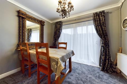 38 Essex Close, Worcester, WR2 5RW
