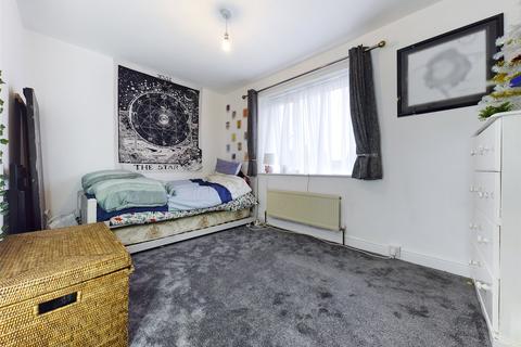 38 Essex Close, Worcester, WR2 5RW