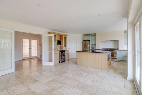 4 bedroom detached house to rent, Ely Road, Littleport, CB6