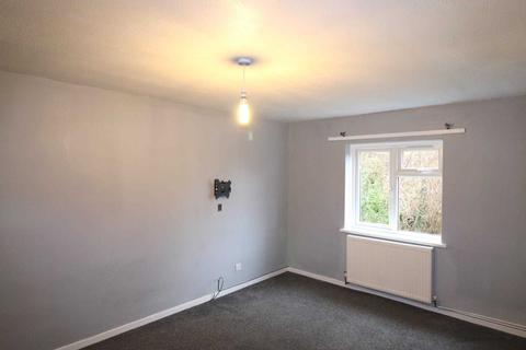 3 bedroom semi-detached house to rent - Cotswold Way, High Wycombe
