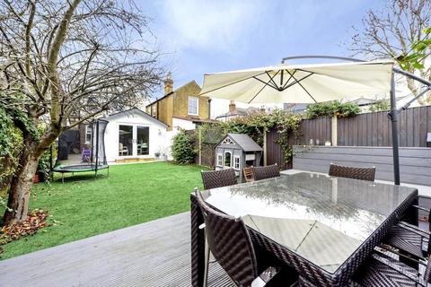5 Summer Gardens, East Molesey, KT8 9LT