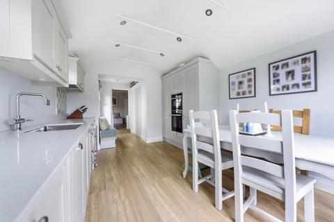 5 Summer Gardens, East Molesey, KT8 9LT