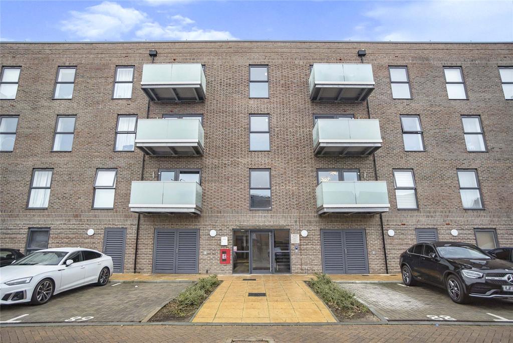 Colliford Road, West Thurrock, Grays... 2 bed apartment £275,000