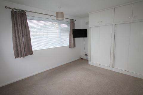 2 bedroom semi-detached bungalow to rent, Millbeck Lane, HU16