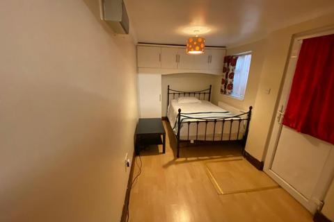 undefined, Townfield Road, HAYES, Greater London, UB3