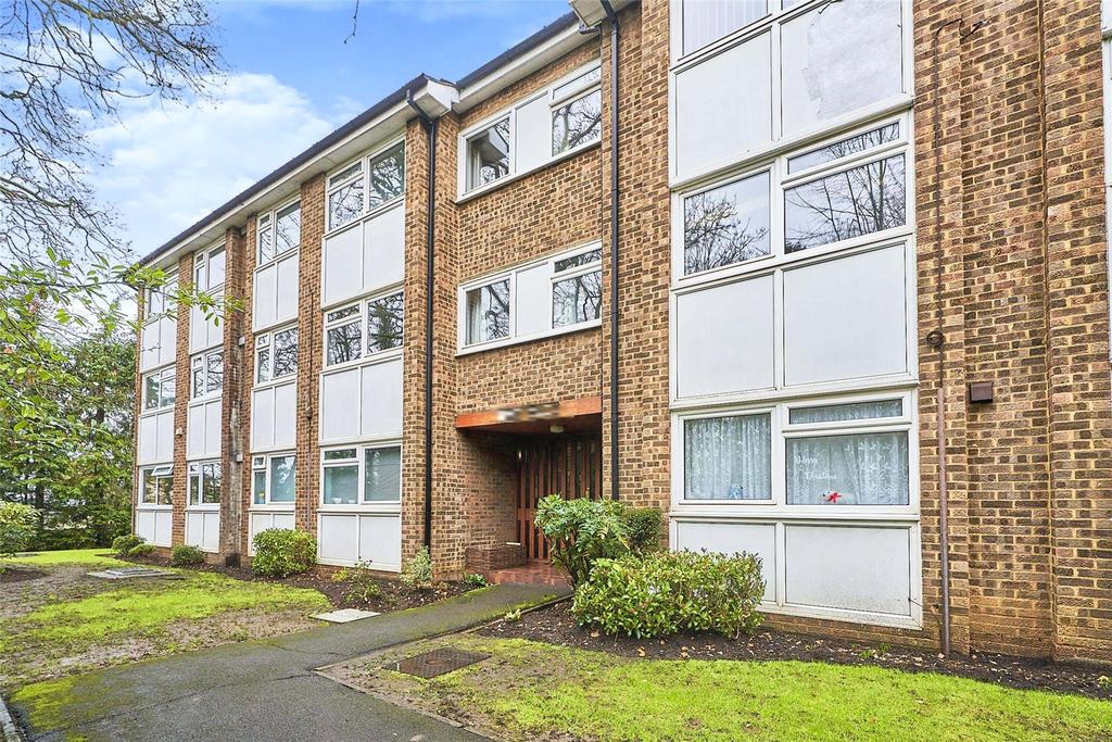 Castleview Road, Weybridge, Surrey, KT13 1 bed apartment £275,000