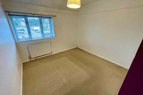 15 Dawley Green, South Ockendon, RM15 5LW