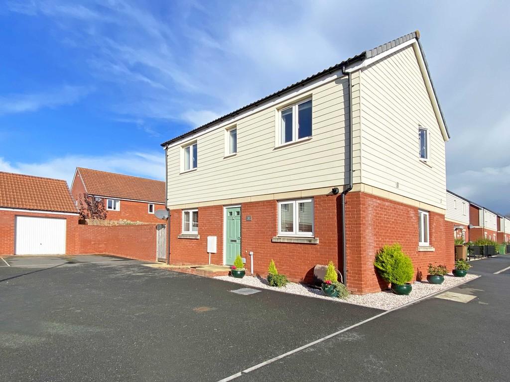 Somerville Crescent, Exeter 3 bed detached house £370,000