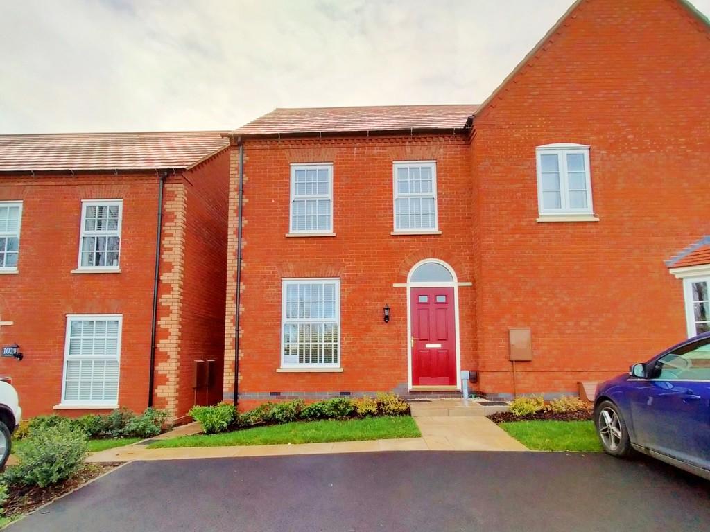 School Lane, AshbydelaZouch 3 bed semidetached house £985 pcm (£