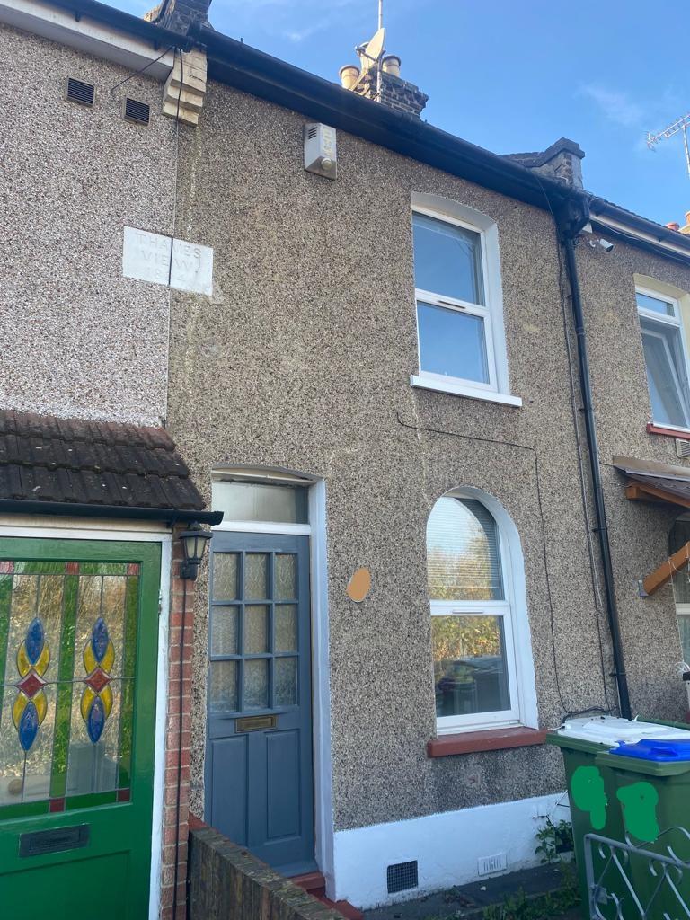 Battle Road, Erith DA8 2 bed terraced house £1,200 pcm (£277 pw)