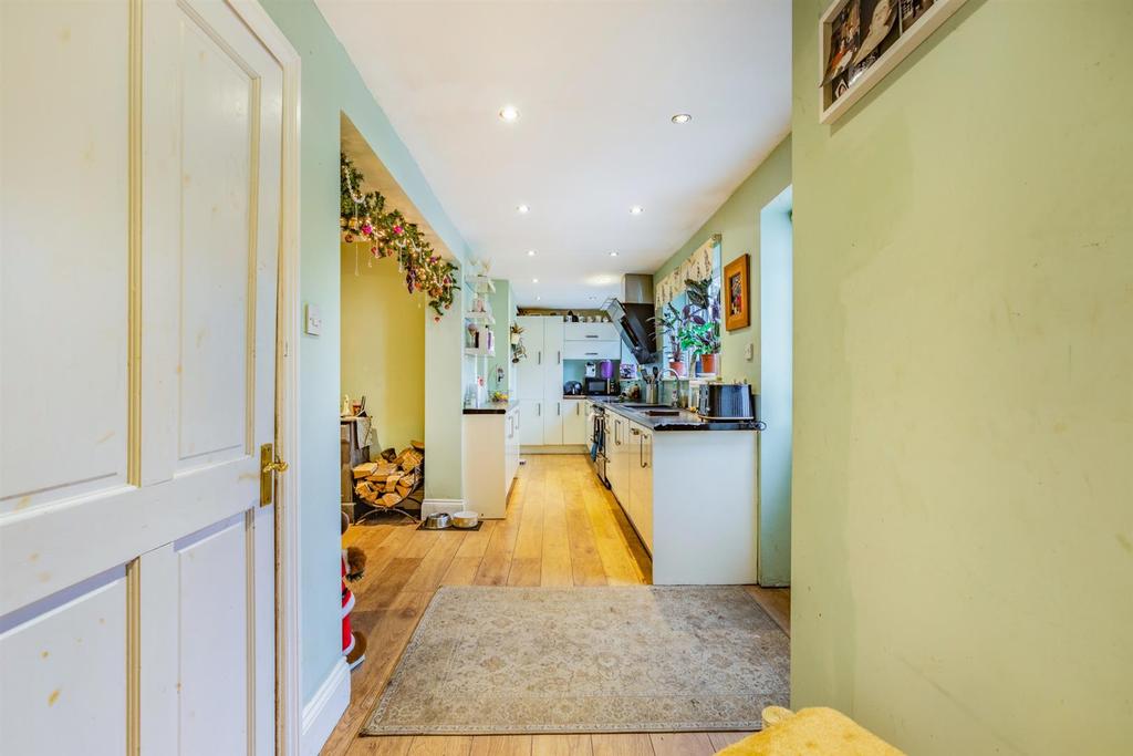 8487236-interior03.jpg
