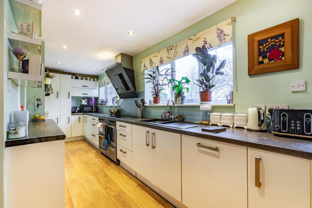 8487236-interior32.jpg