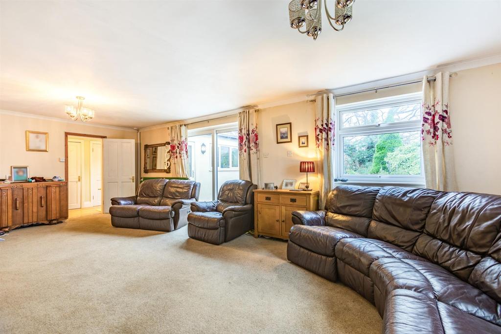 8487236-interior08.jpg