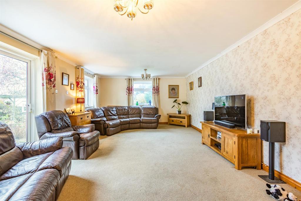 8487236-interior09.jpg