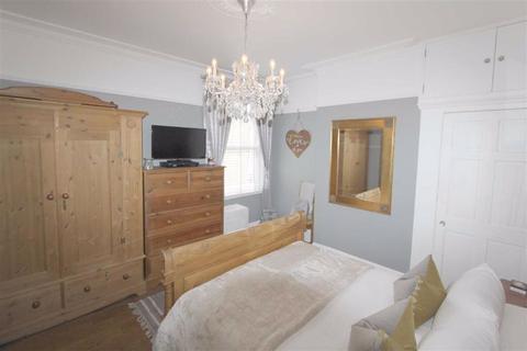 2 bedroom flat to rent - Beedell Avenue, Westcliff On Sea, Essex