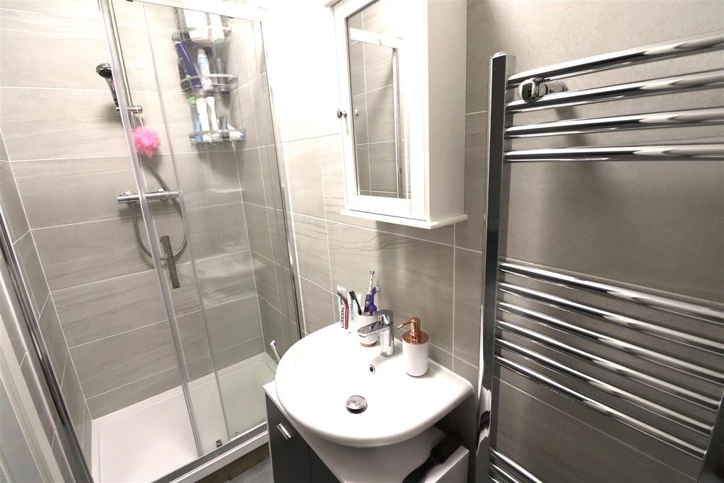 Julius Caesar Way, Stanmore 1 bed flat £1,300 pcm (£300 pw)