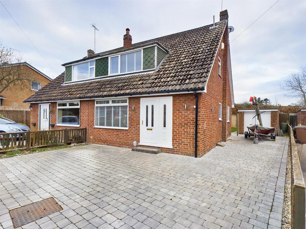 Elm Drive, Cherry Burton, Beverley 3 bed semidetached house £230,000
