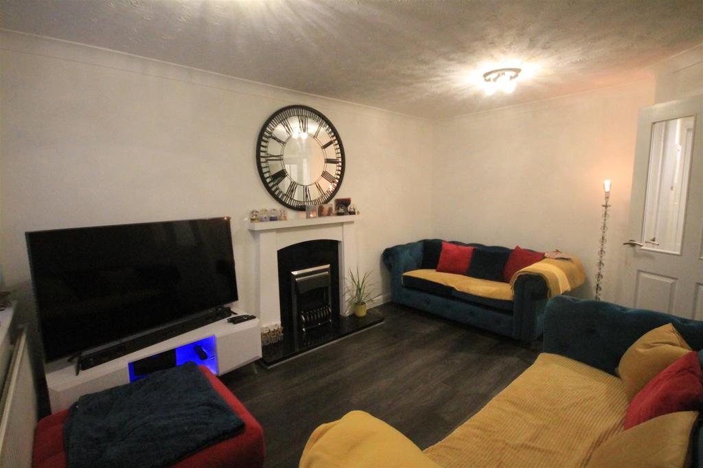 Armstrong Drive, Willington, 3 bed semidetached house £147,500
