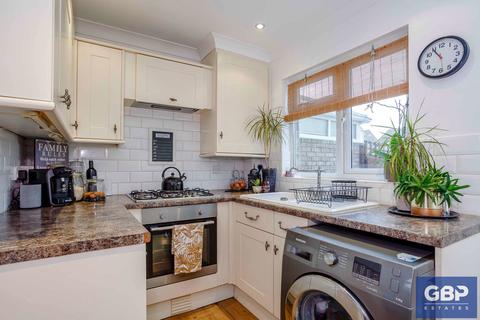 10 Aubrietia Close, Romford, RM3 0XG