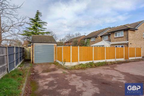 10 Aubrietia Close, Romford, RM3 0XG