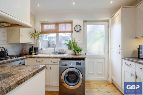 10 Aubrietia Close, Romford, RM3 0XG