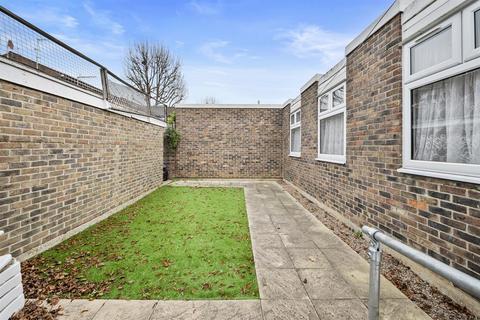 8 Brinkworth Way, London, E9 5JX