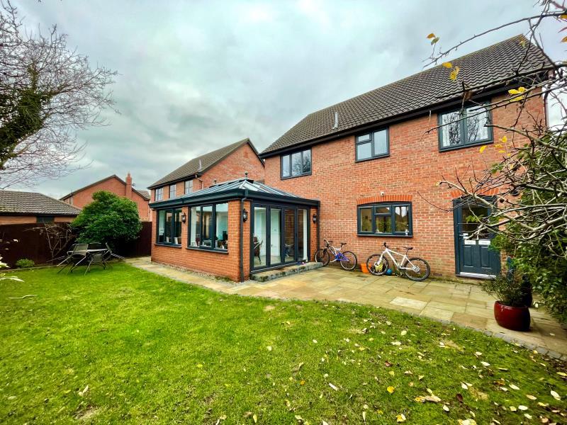 Oxhouse Court, Shenley Brook End 4 bed detached house £1,950 pcm (£