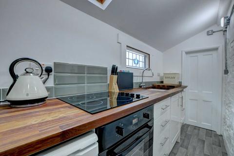 2 bedroom detached house for sale - Chinnor - Beautifully Renovated Period Home