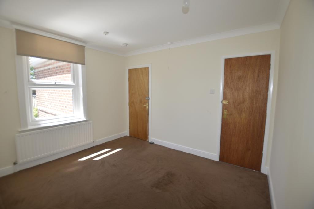 Shillito Road, Poole, Dorset, BH12 1 bed in a house share £435 pcm (£